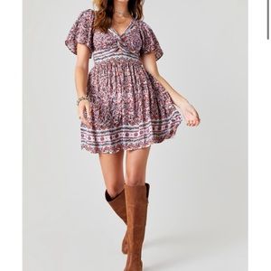 Francesca’s Front Twist Dress NWT